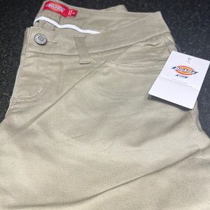 Dickies Juniors Women’s size 5